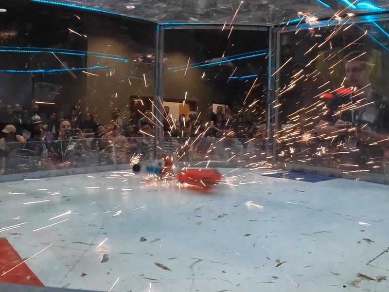 Beetleweight\nLosers Bracket - Round 3\nJust a lil guy VS  Defiant