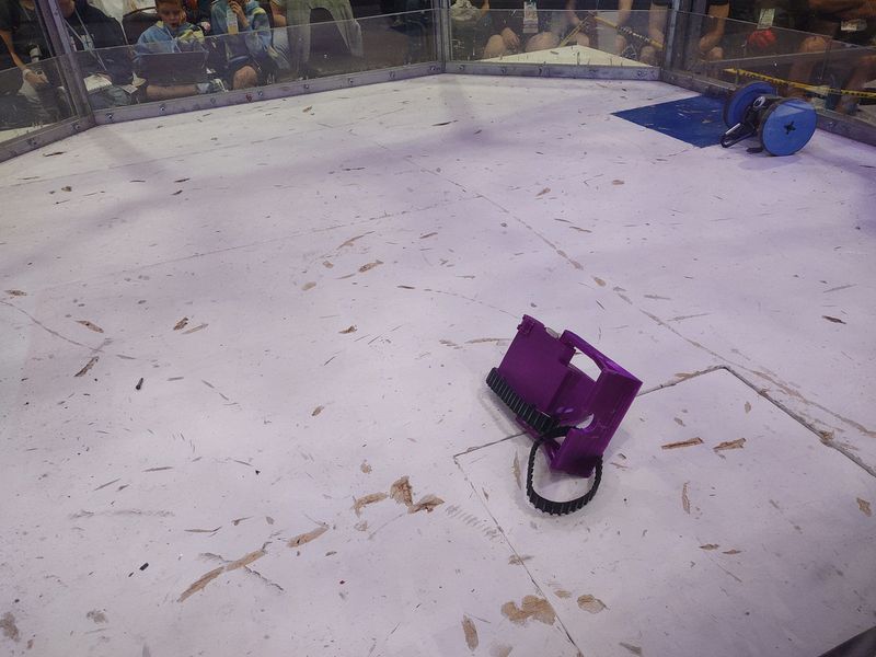 Antweight\nLosers Bracket - Round 3\nTrunkator VS  Chilldozer